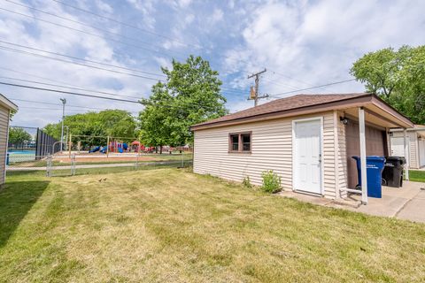 Tiny photo for 4612 N Oriole Avenue, Norridge, IL 60706 (MLS # 12661272)