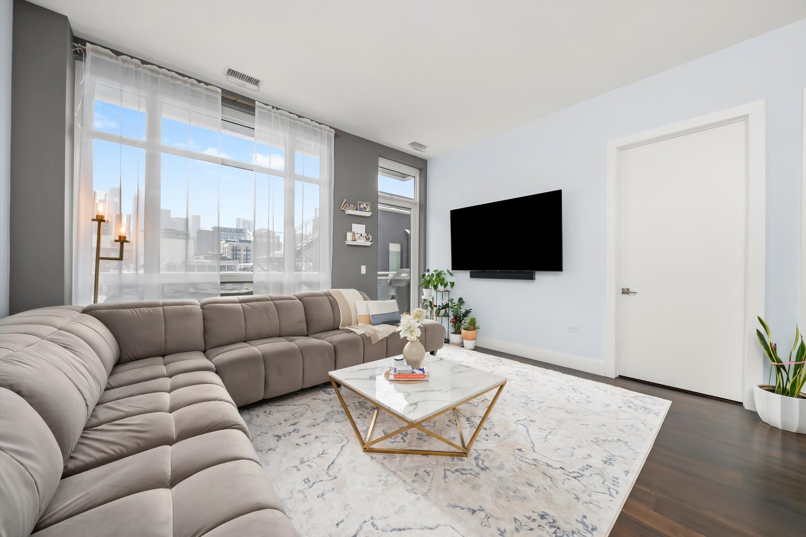 367 W Locust Street 304