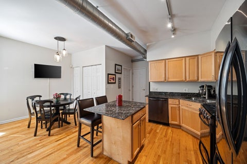 Tiny photo for 1025 W Balmoral Avenue #2B, Chicago, IL 60640 (MLS # 12704939)