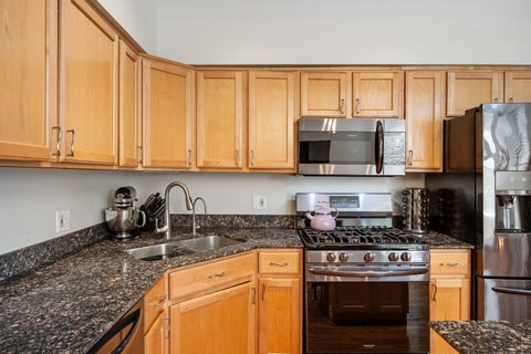 Tiny photo for 1025 W Balmoral Avenue #2B, Chicago, IL 60640 (MLS # 12704939)