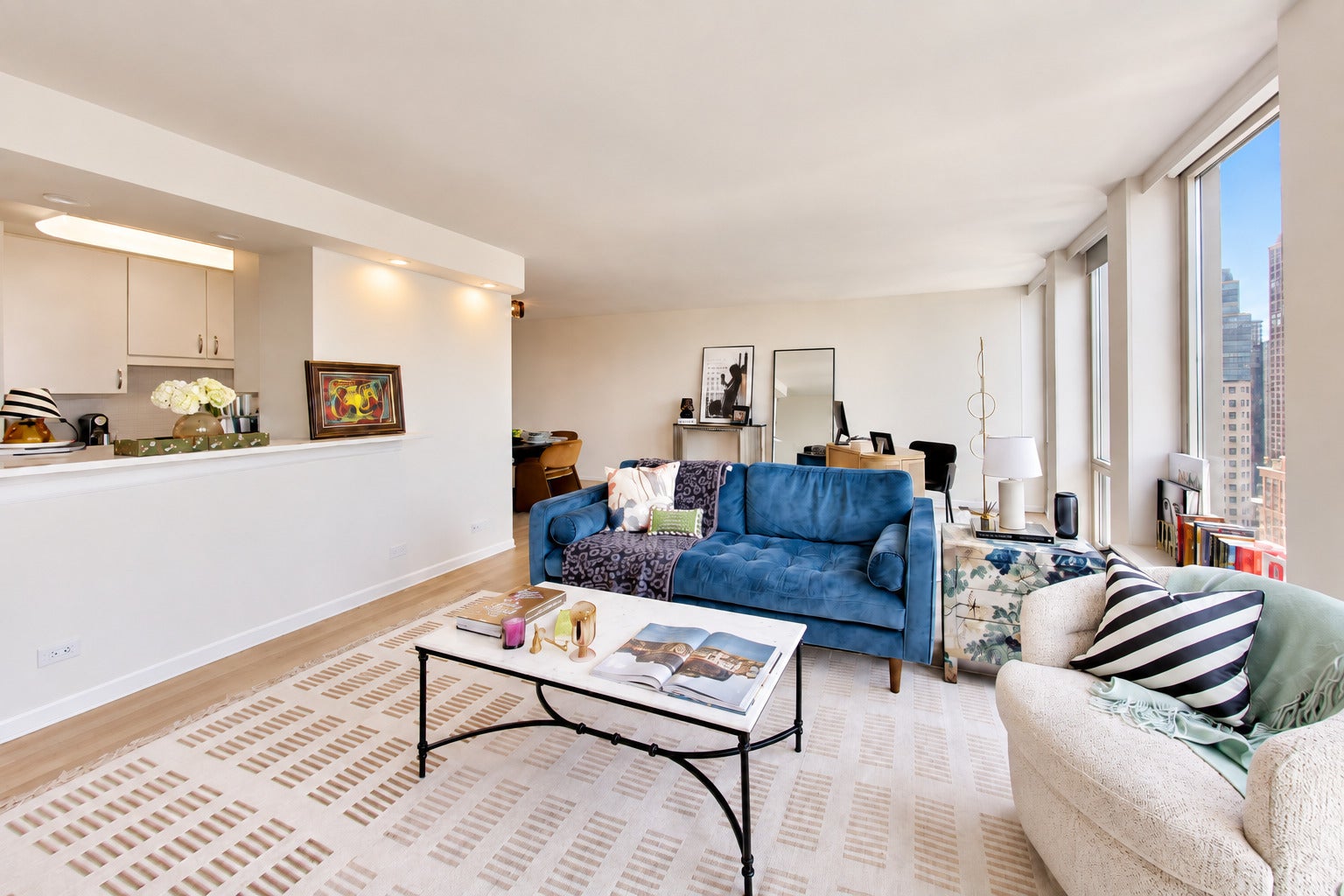 111 E Chestnut Street 35J