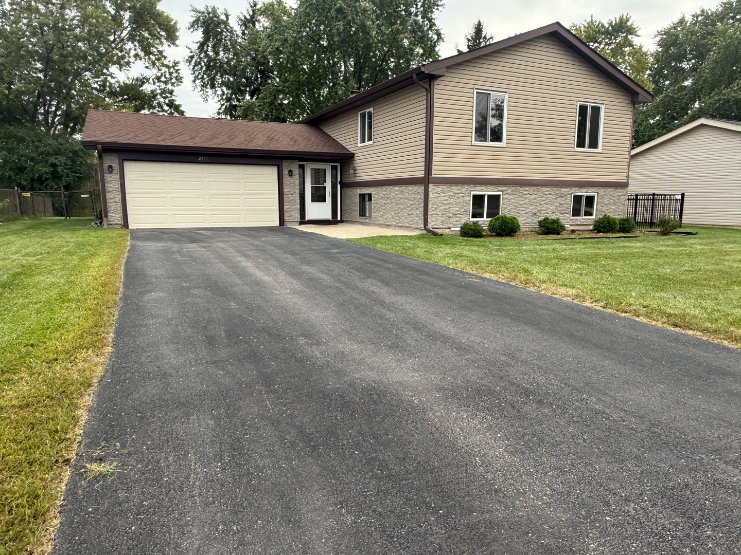 2341 Leeward Lane
