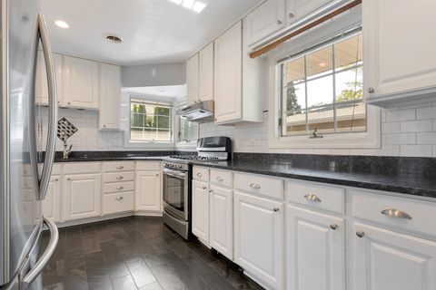 Tiny photo for 240 Scott Avenue, Glen Ellyn, IL 60137 (MLS # 12520098)