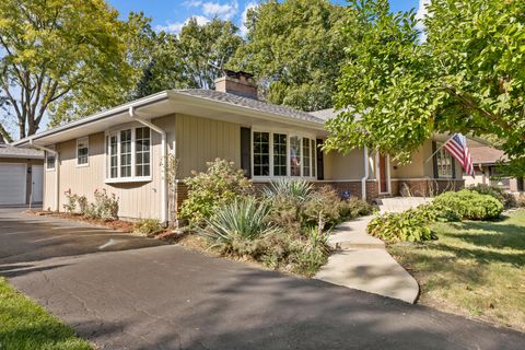 Tiny photo for 240 Scott Avenue, Glen Ellyn, IL 60137 (MLS # 12520098)