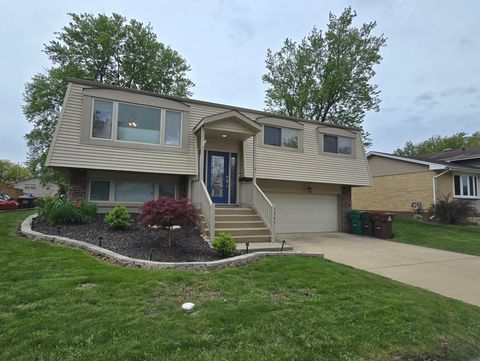 Tiny photo for 7447 160th Place, Tinley Park, IL 60477 (MLS # 12639205)