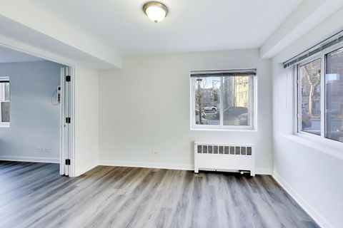 Tiny photo for 7404 N Sheridan Road #G, Chicago, IL 60626 (MLS # 12586730)