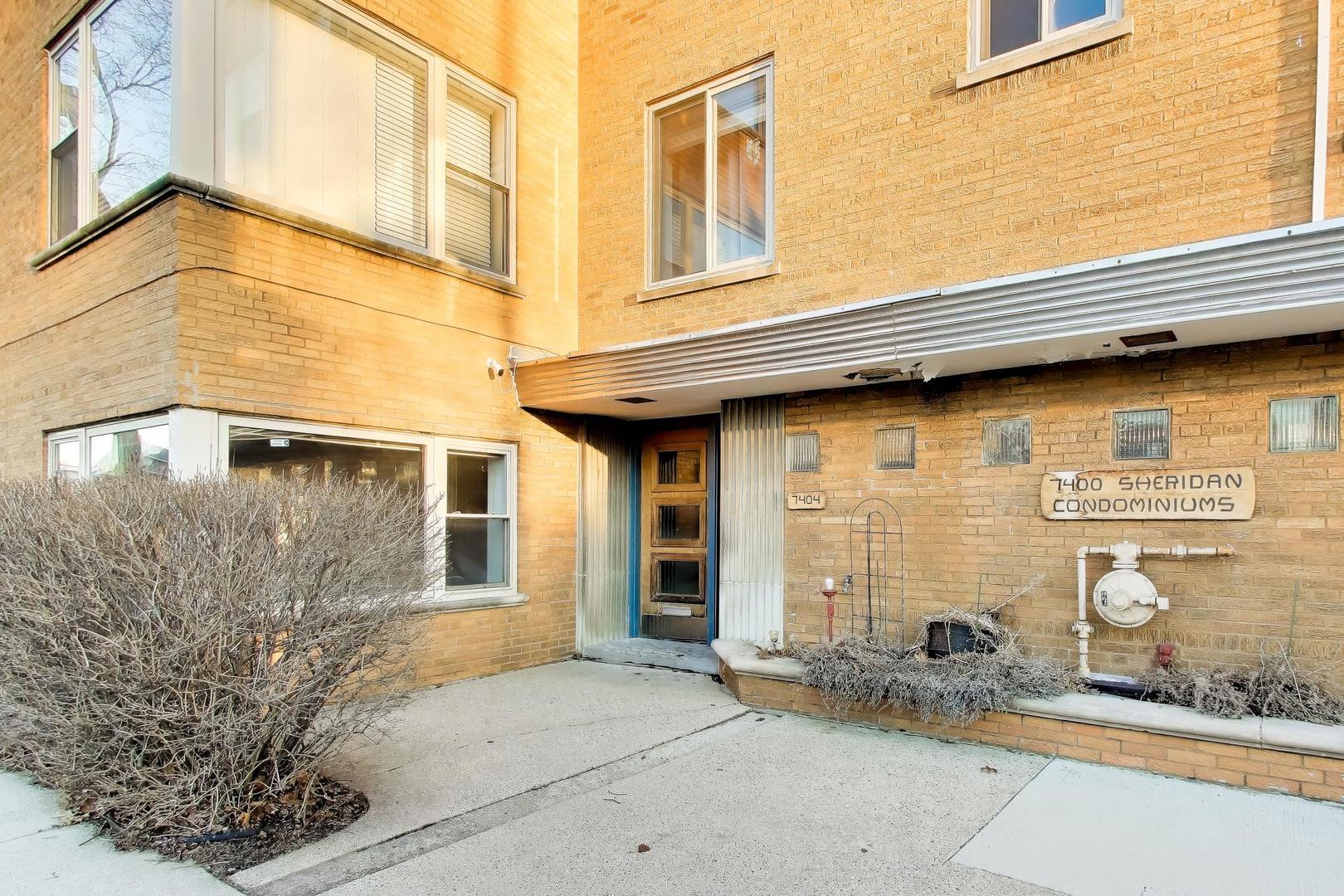 7404 N Sheridan Road G