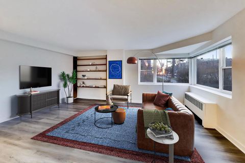 Tiny photo for 7404 N Sheridan Road #G, Chicago, IL 60626 (MLS # 12586730)