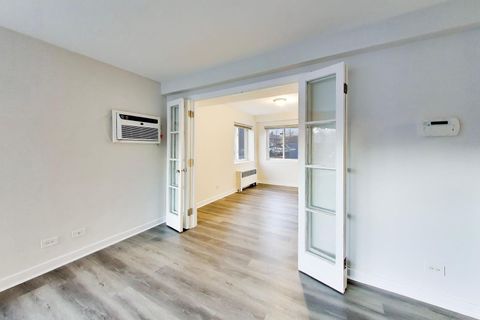 Tiny photo for 7404 N Sheridan Road #G, Chicago, IL 60626 (MLS # 12586730)