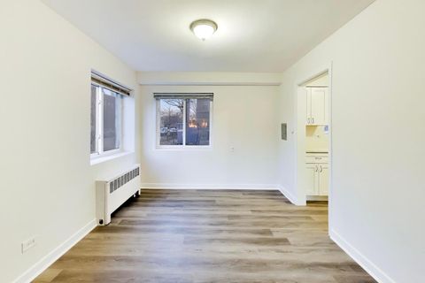 Tiny photo for 7404 N Sheridan Road #G, Chicago, IL 60626 (MLS # 12586730)