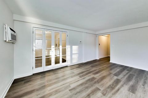 Tiny photo for 7404 N Sheridan Road #G, Chicago, IL 60626 (MLS # 12586730)