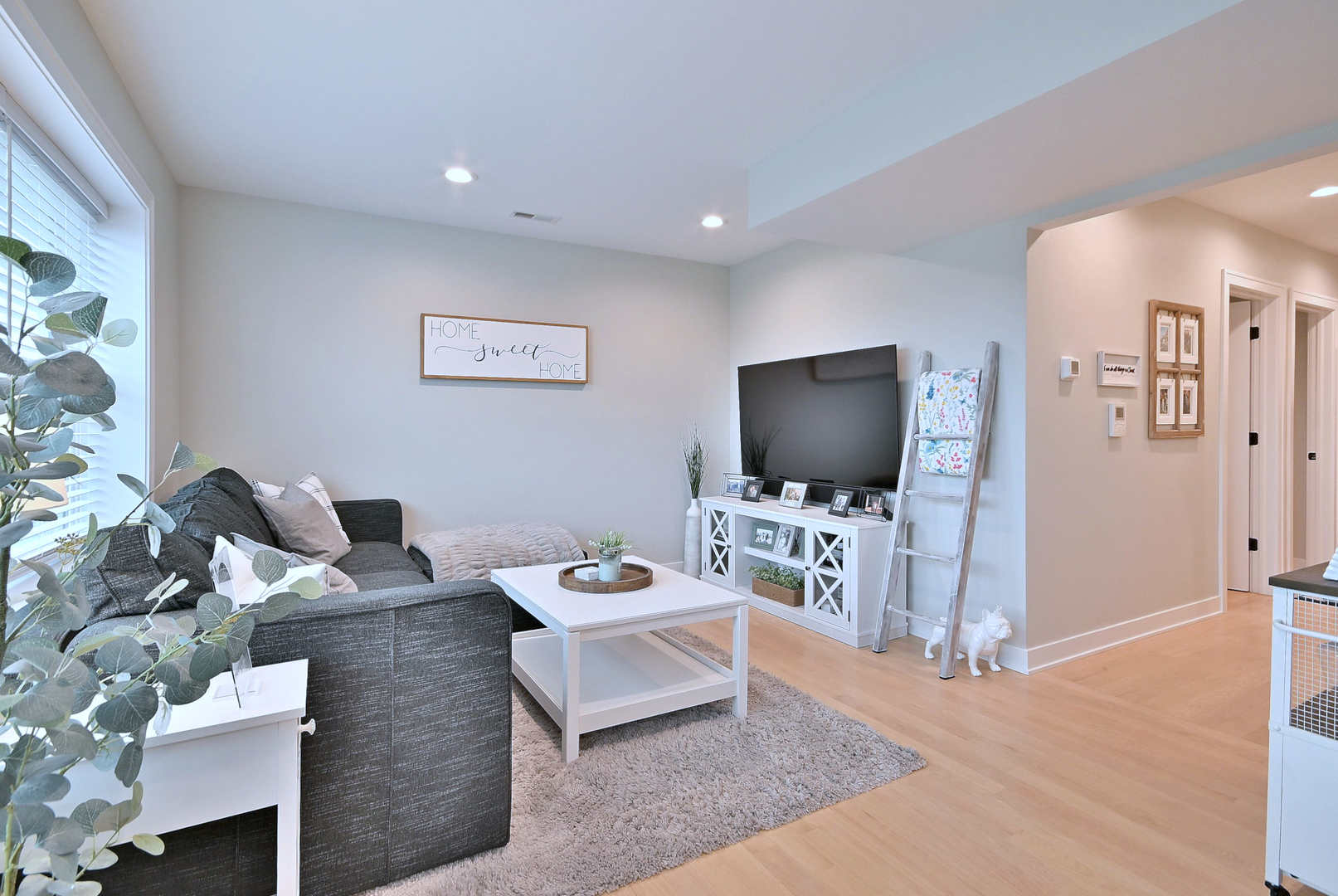 3035 Paris Avenue 305