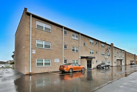 Tiny photo for 3035 Paris Avenue #305, River Grove, IL 60171 (MLS # 12497803)