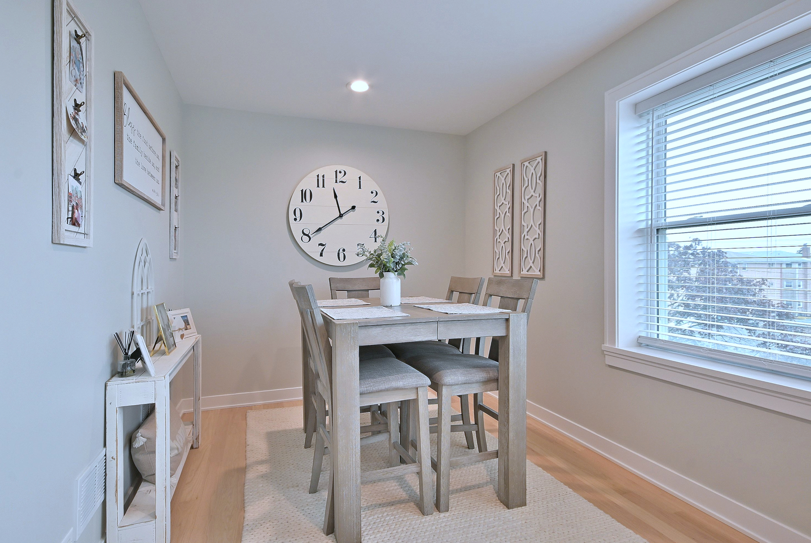 3035 Paris Avenue 305