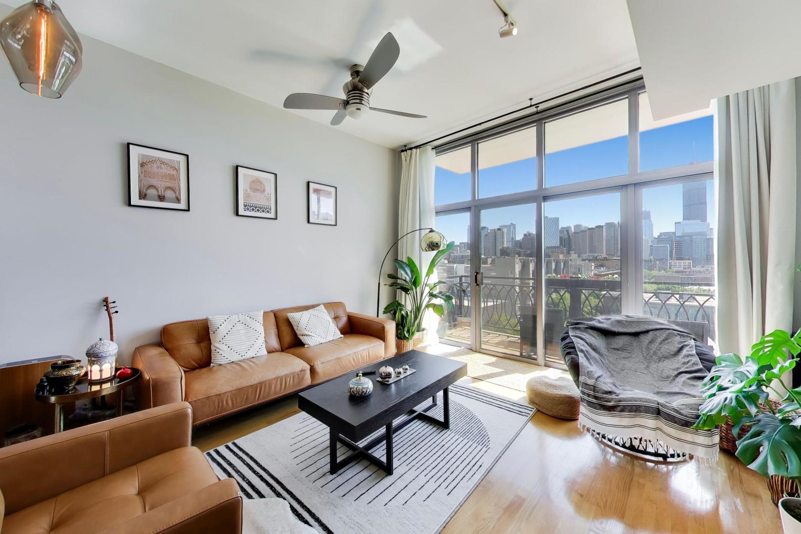1201 W Adams Street 805