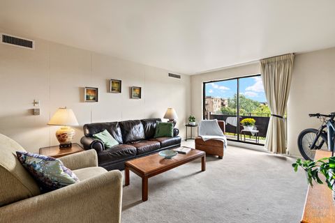 Tiny photo for 700 Wellington Avenue #406, Elk Grove Village, IL 60007 (MLS # 12475373)