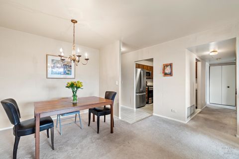 Tiny photo for 700 Wellington Avenue #406, Elk Grove Village, IL 60007 (MLS # 12475373)