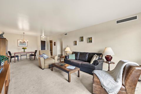 Tiny photo for 700 Wellington Avenue #406, Elk Grove Village, IL 60007 (MLS # 12475373)
