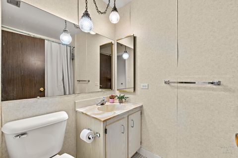 Tiny photo for 700 Wellington Avenue #406, Elk Grove Village, IL 60007 (MLS # 12475373)