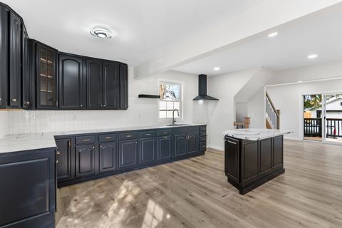 Tiny photo for 620 17th Street, Rockford, IL 61104 (MLS # 12581666)