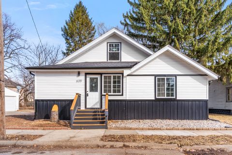 Photo of 620 17th Street, Rockford, IL 61104 (MLS # 12581666)