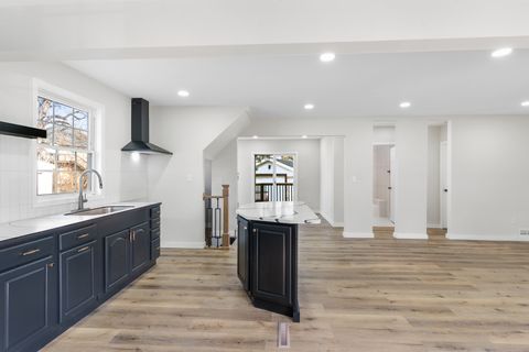 Tiny photo for 620 17th Street, Rockford, IL 61104 (MLS # 12581666)