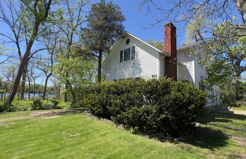 902 N Lake Shore Drive, Round Lake Beach, IL 60073 - #: 12645363