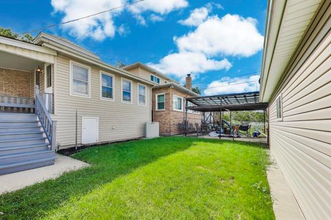 Tiny photo for 2932 N 77th Court, Elmwood Park, IL 60707 (MLS # 12507301)