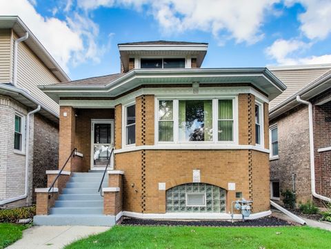 Photo of 2932 N 77th Court, Elmwood Park, IL 60707 (MLS # 12507301)