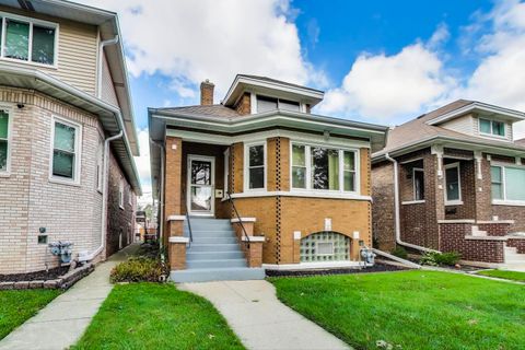 Tiny photo for 2932 N 77th Court, Elmwood Park, IL 60707 (MLS # 12507301)