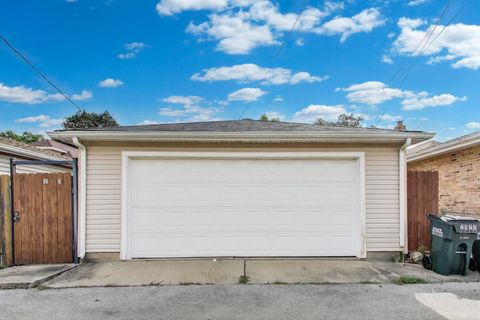 Tiny photo for 2932 N 77th Court, Elmwood Park, IL 60707 (MLS # 12507301)