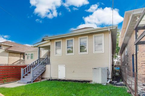 Tiny photo for 2932 N 77th Court, Elmwood Park, IL 60707 (MLS # 12507301)