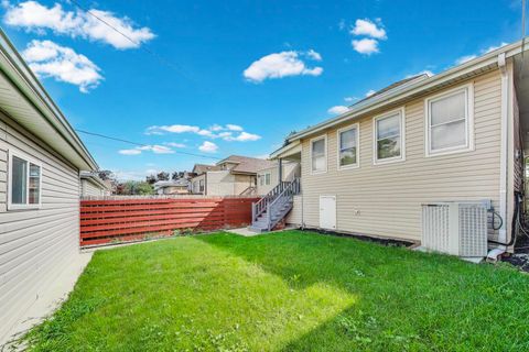 Tiny photo for 2932 N 77th Court, Elmwood Park, IL 60707 (MLS # 12507301)