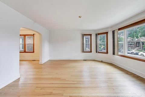 Tiny photo for 2932 N 77th Court, Elmwood Park, IL 60707 (MLS # 12507301)