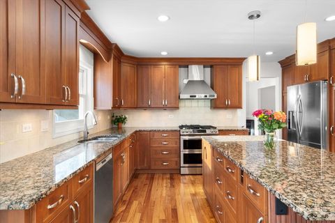 Tiny photo for 2830 Lexington Lane, Highland Park, IL 60035 (MLS # 12536047)