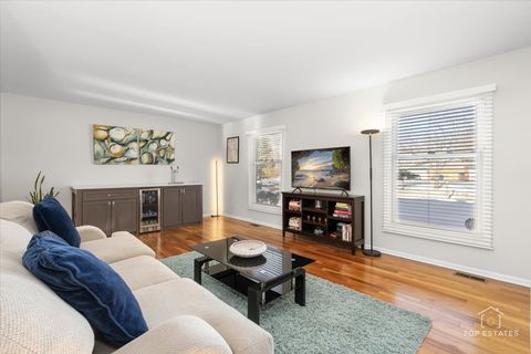 Tiny photo for 2830 Lexington Lane, Highland Park, IL 60035 (MLS # 12536047)