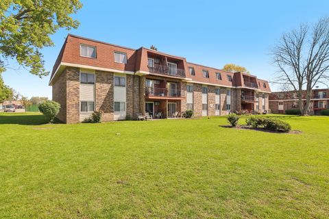 Tiny photo for 615 Hill Drive #303, Hoffman Estates, IL 60169 (MLS # 12354041)