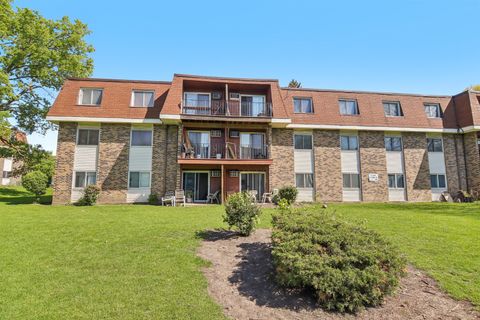 Tiny photo for 615 Hill Drive #303, Hoffman Estates, IL 60169 (MLS # 12354041)