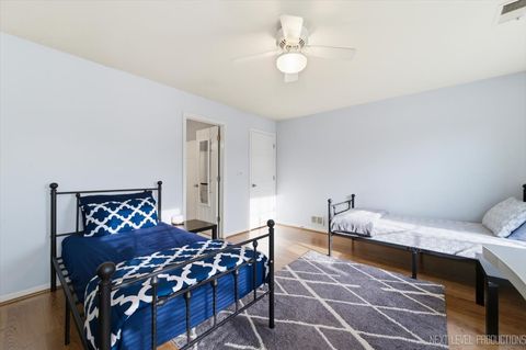 Tiny photo for 870 S Kilkenny Drive #D, Wheaton, IL 60189 (MLS # 12596470)