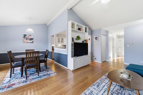 Tiny photo for 870 S Kilkenny Drive #D, Wheaton, IL 60189 (MLS # 12596470)