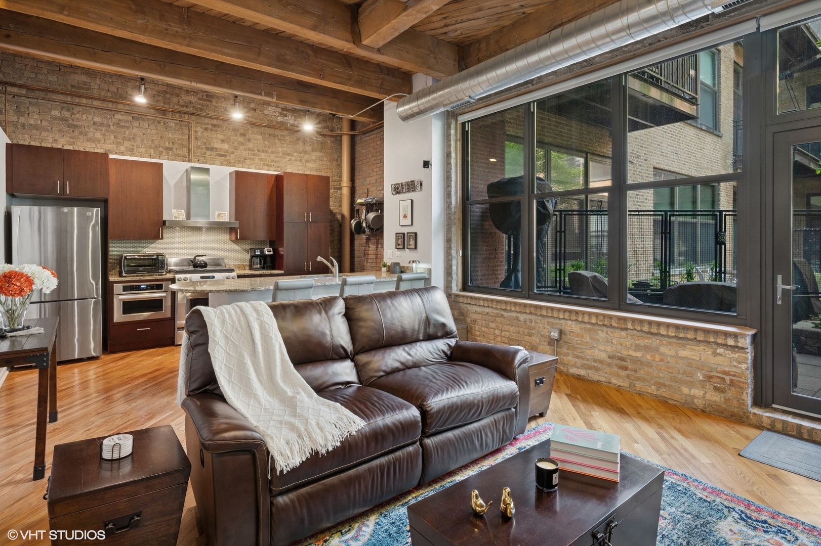 1040 W Adams Street 203