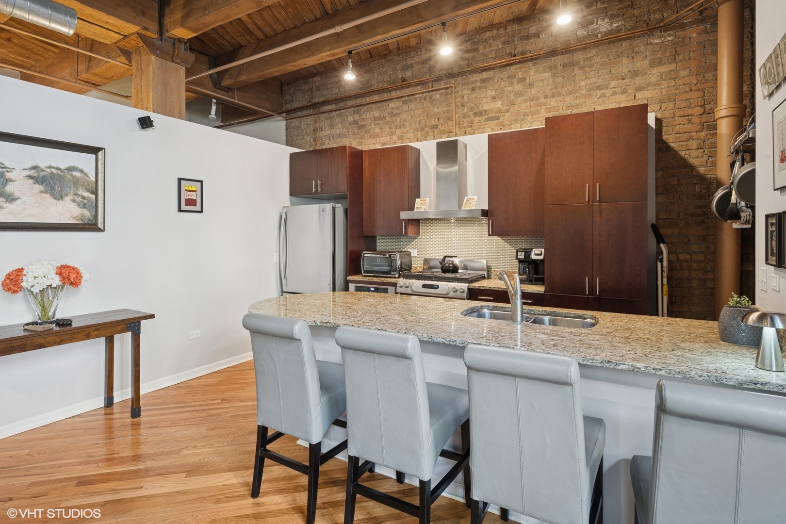 1040 W Adams Street 203