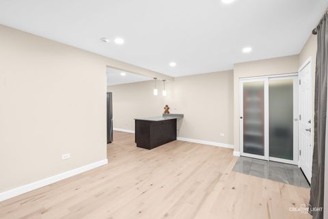 Tiny photo for 401 Salem Square, Bolingbrook, IL 60440 (MLS # 12583948)