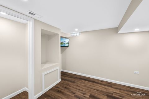 Tiny photo for 401 Salem Square, Bolingbrook, IL 60440 (MLS # 12583948)