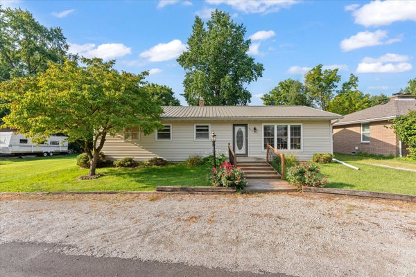 209 AUGUSTA DR, MAHOMET, IL 61853 - Image 7799bccea2ab63eb68b69348d235c177/2268016879