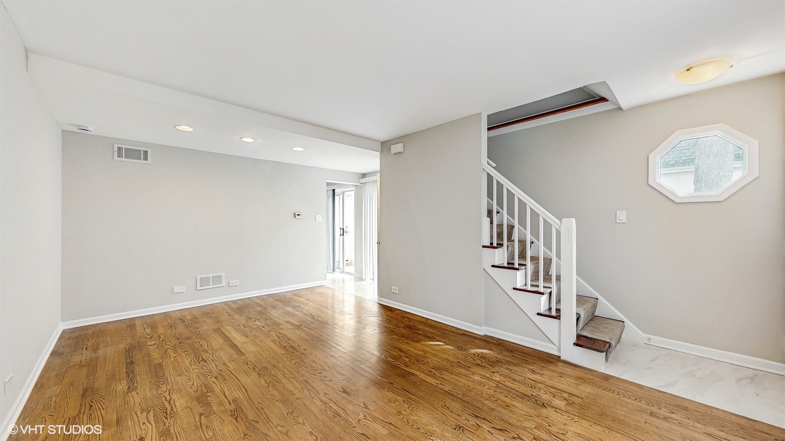 706 Green Bay Road 706