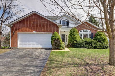 102 N Crooked Lake Lane Lindenhurst IL 60046