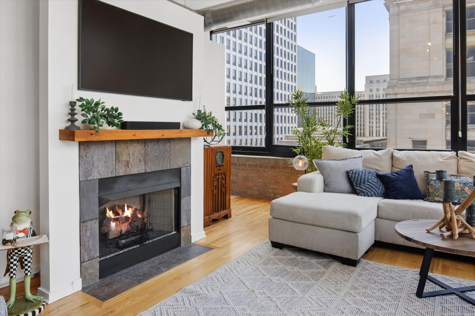 130 S CANAL Street 619