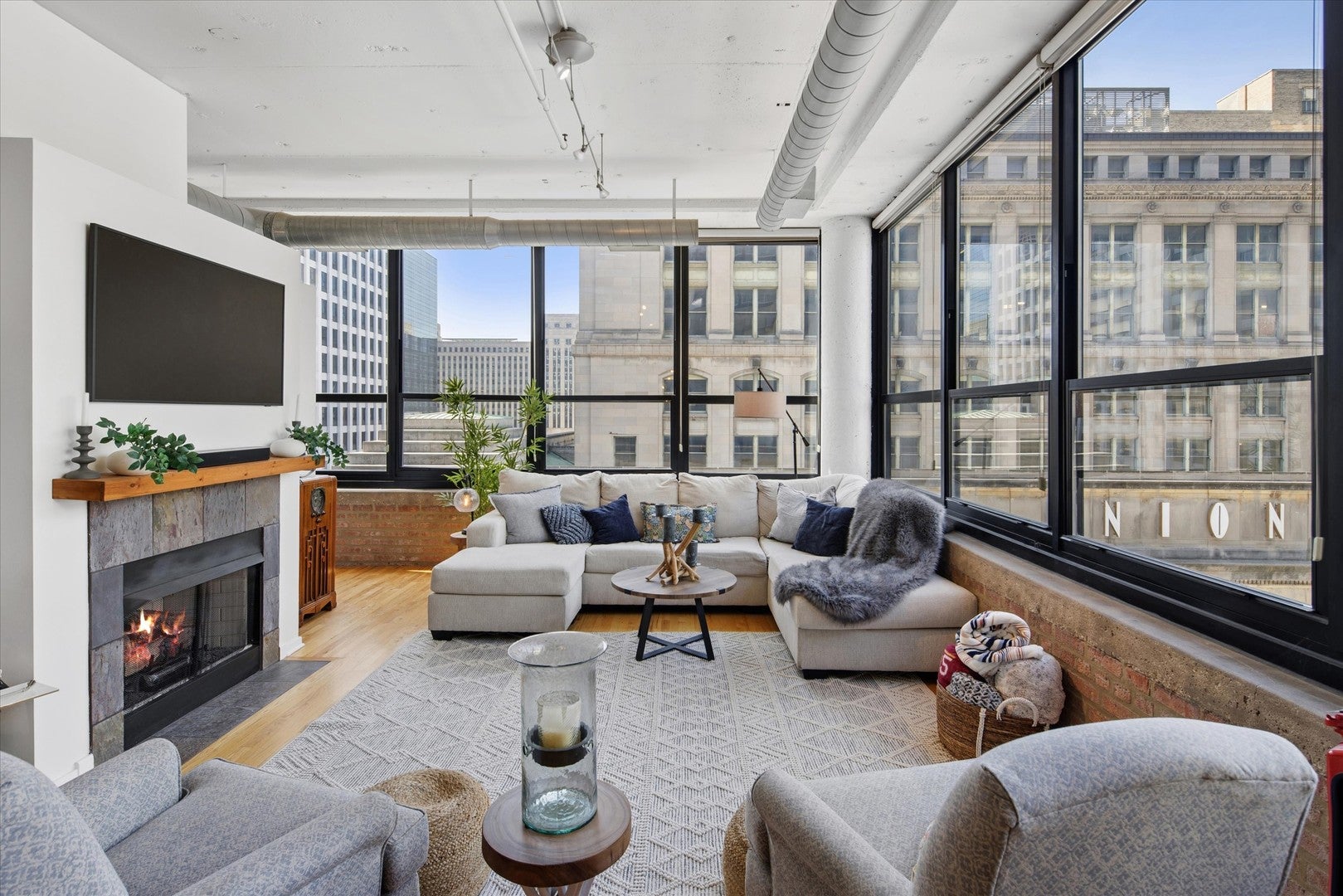 130 S CANAL Street 619