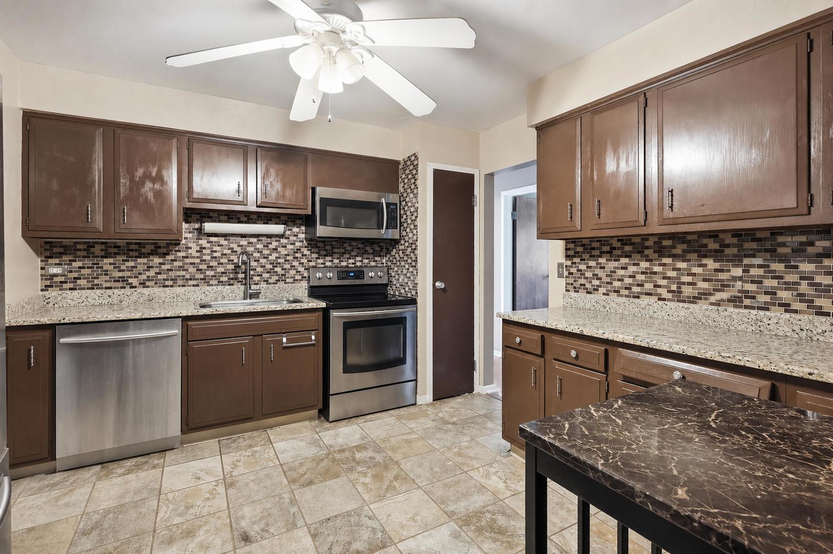 700 N Bruce Lane 508